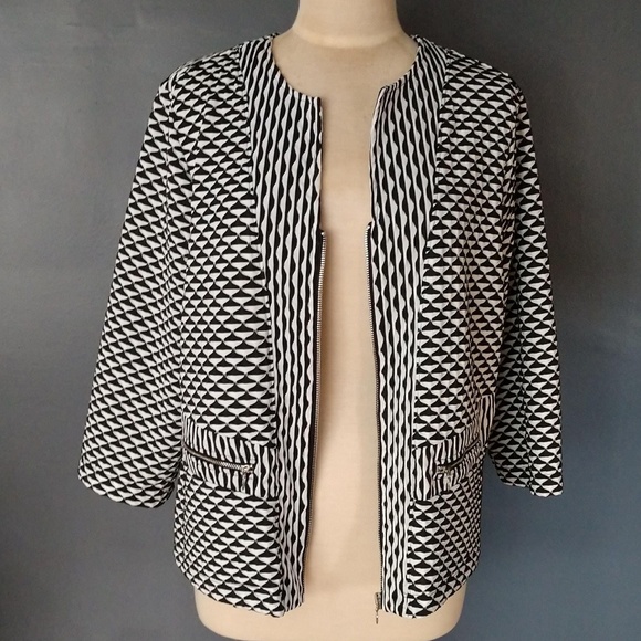 Black and white zippered front jacket - Picture 6 of 6